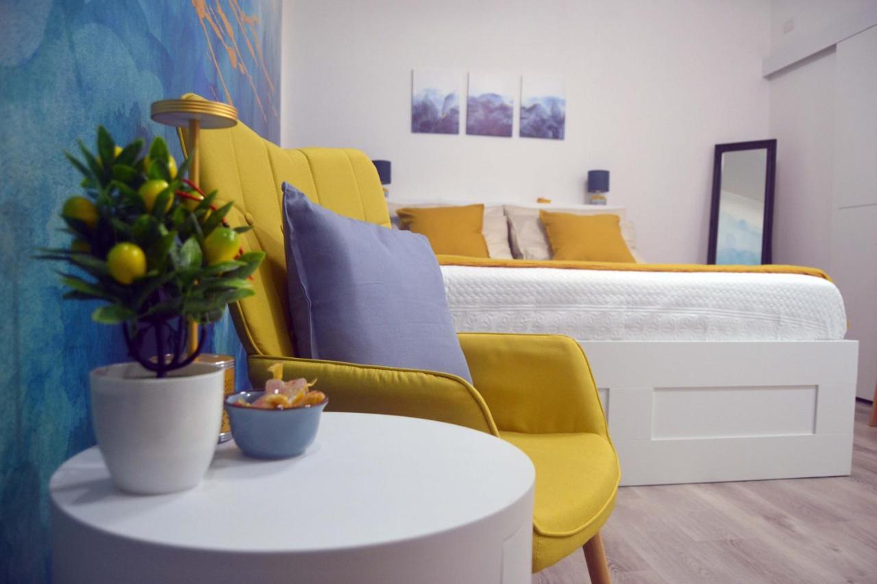 Room&Chiaia เนเปิลส์ ภายนอก รูปภาพ